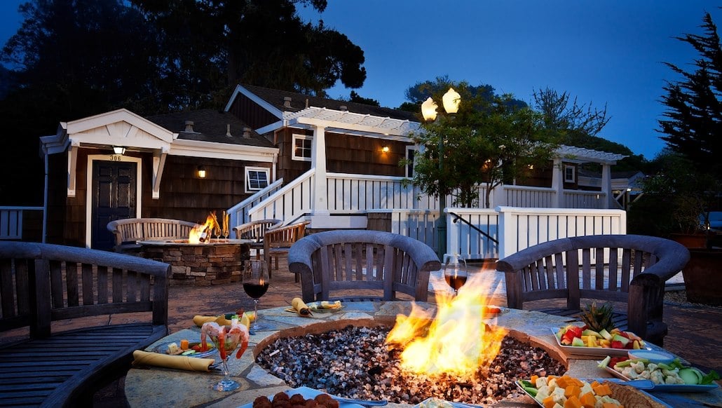 lighthouse-lodge-firepit