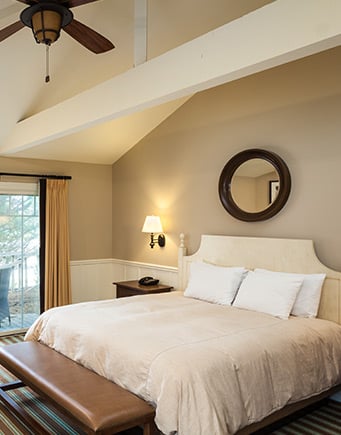 lighthouselodgecottages-home-rooms-cottage-studio-king